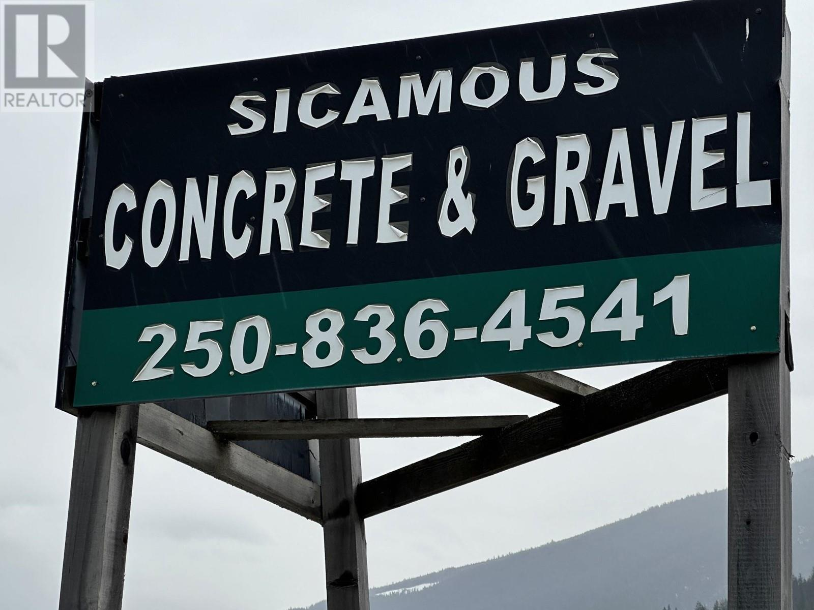 3378 Oxbow Frontage Road Property Details RE/MAX Revelstoke Realty